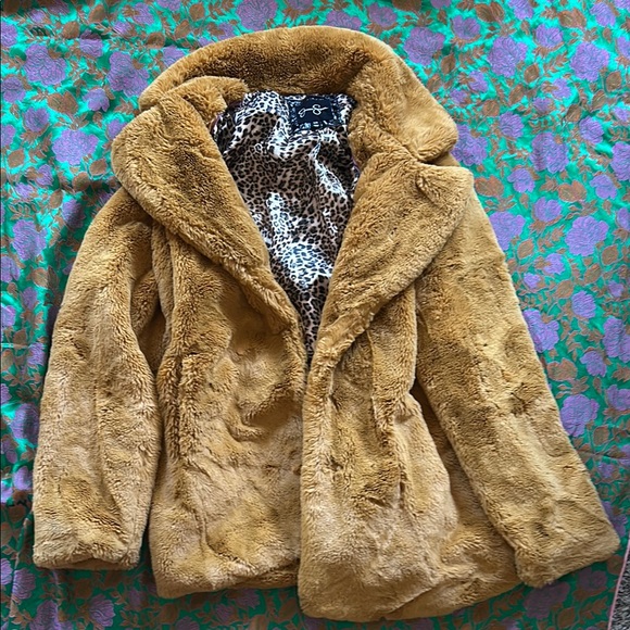 Jessica Simpson Jackets & Blazers - 🐆Faux Fur Coat with Leopard Lining Mustard Gold Animal Print 🐆Mob Wife